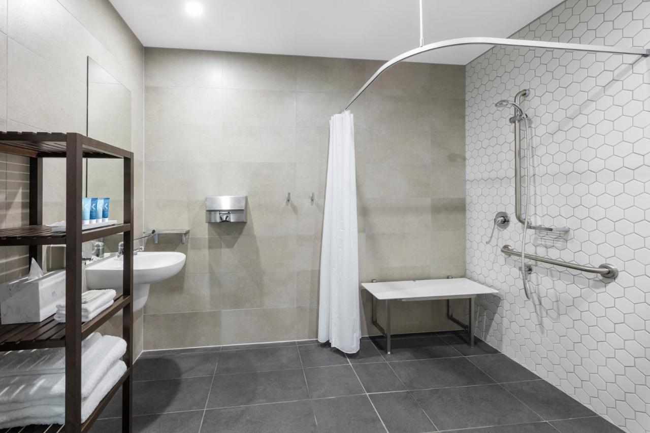 Meriton Suites Chatswood Sydney Exterior foto A wet room