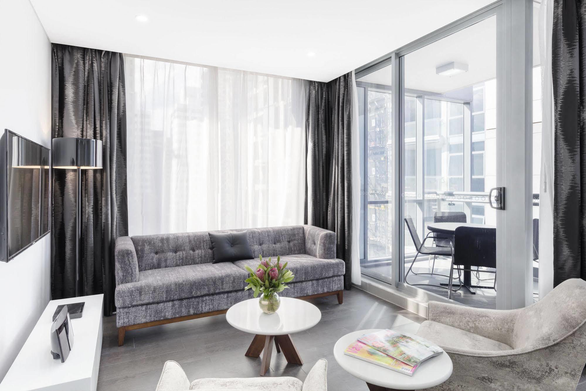 Meriton Suites Chatswood Sydney Exterior foto The interior of a typical apartment